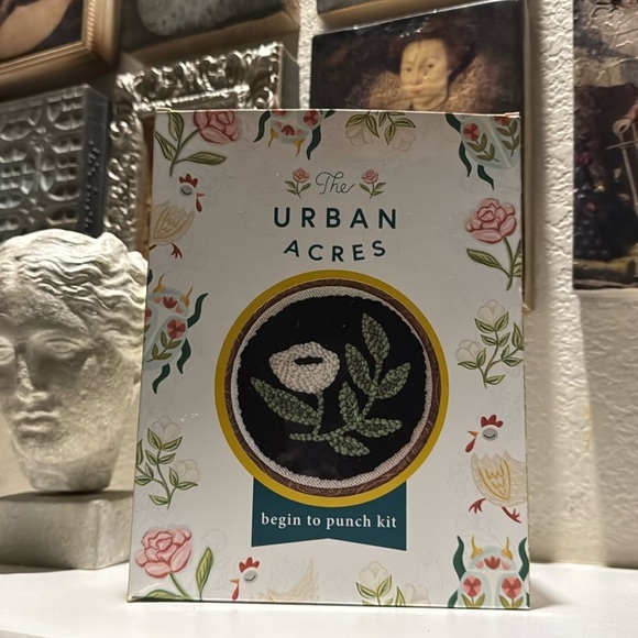 The Urban Acres Beginner Floral Punch Needle Kit New‎ in Box - Picture 1 of 8